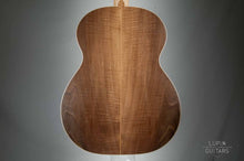 Ladda upp bild till gallerivisning, Walnut classical guitar body back view
