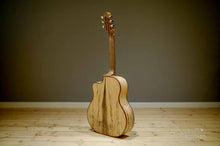 Ladda upp bild till gallerivisning, Manouche guitar