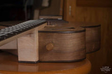 Ladda upp bild till gallerivisning, Steel string Neck and body connection