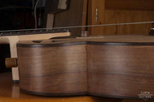 Ladda upp bild till gallerivisning, Steel string body side view