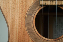 Ladda upp bild till gallerivisning, Tenor Ukulele