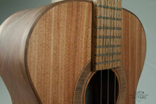 Ladda upp bild till gallerivisning, Tenor Ukulele