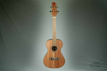 Ladda upp bild till gallerivisning, Tenor Ukulele