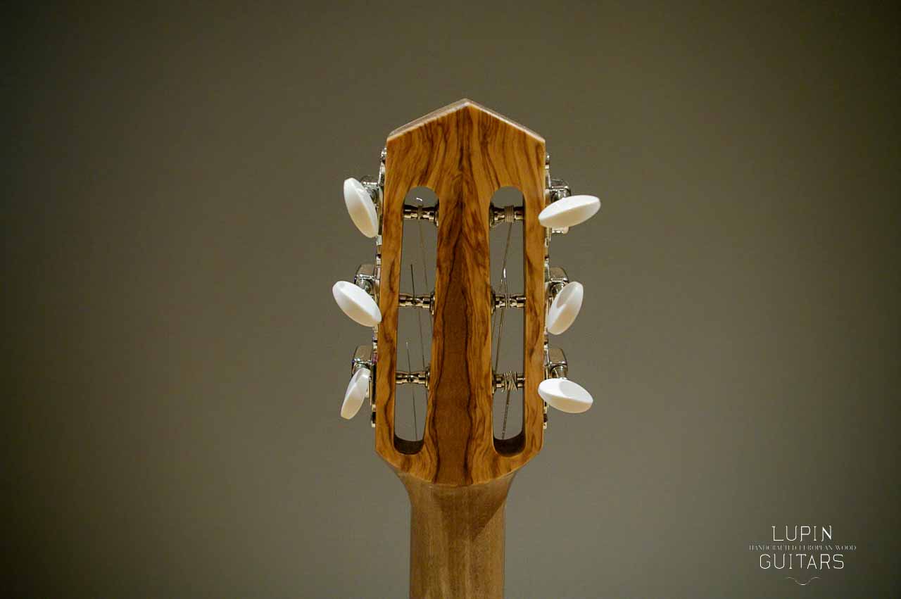 Guitar manouche deals